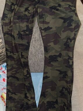No Boundaries Women's Wide Leg Camo Pants - Green & Black